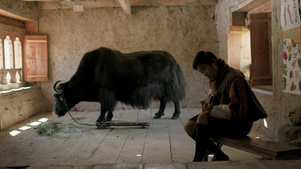 Lunana: A Yak in the Classroom